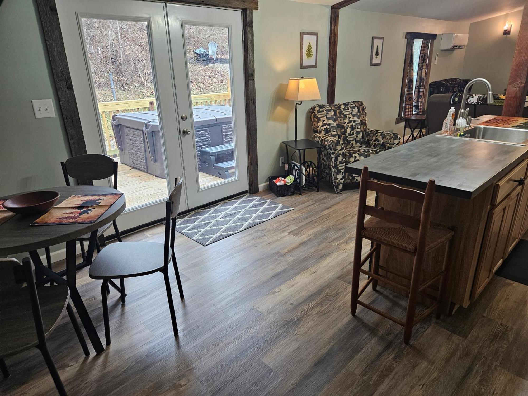 Villa Grey Pines At Hocking Vacations Logan Esterno foto