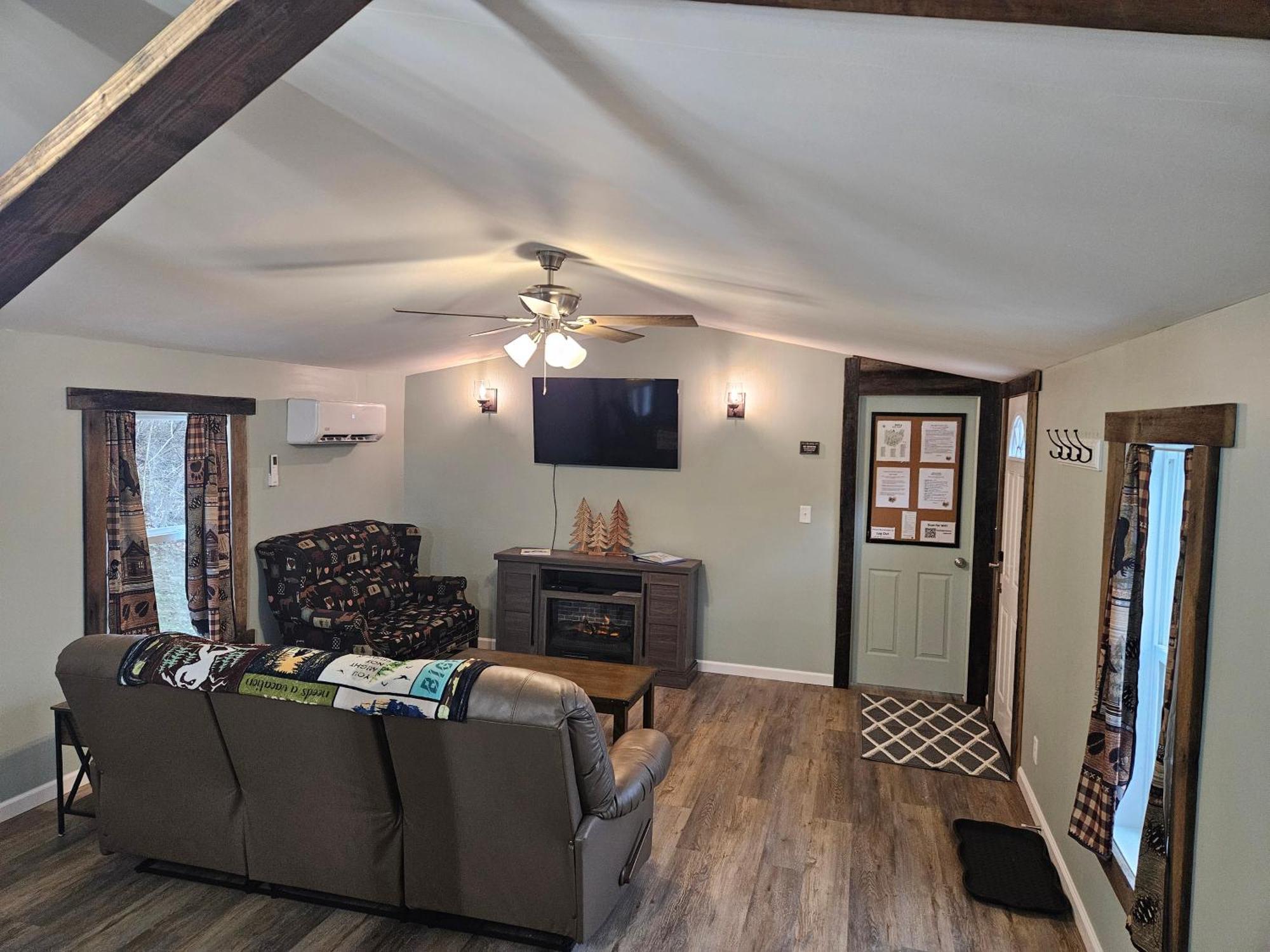 Villa Grey Pines At Hocking Vacations Logan Esterno foto